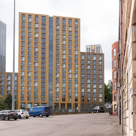 Modern - Leeds City Centre شقة ليدز